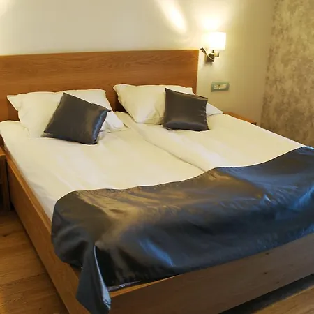 Pan Prenocisca 4* 普图伊